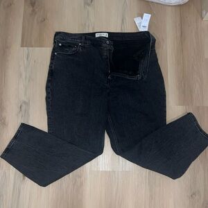 Abercrombie The Mom High Rise Jean Size 33/16